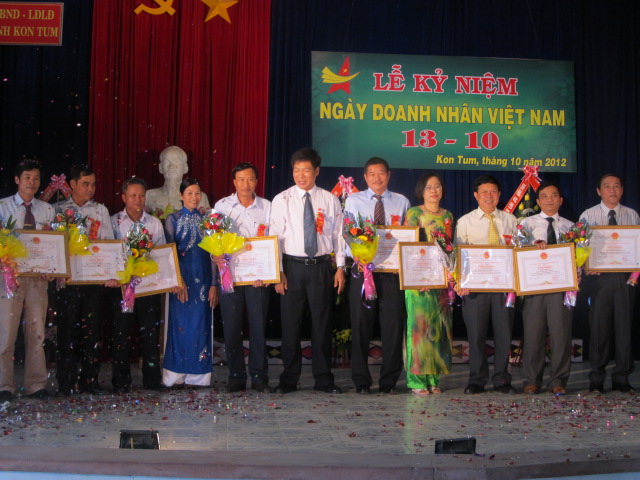 Lễ kỉ niệm ngày Doanh nhân Việt Nam 13.10.2012