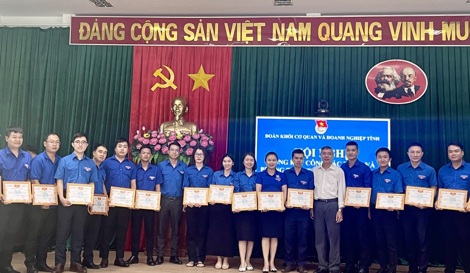 CHI ĐOÀN CƠ SỞ SỞ KẾ HOẠCH VÀ ĐẦU TƯ TIẾP TỤC LÀ ĐƠN VỊ XUẤT SẮC DẪN ĐẦU